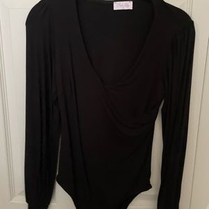 Small long sleeve black body suit, v neck